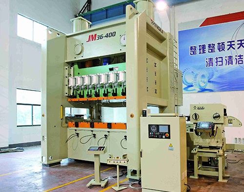 SP1系列龍門單點高精度、高性能壓力機 SP1系列龍門單點高精度、高性能壓力機 了解產品 SP2系列龍門雙點高精度、高性能壓力機 SP2系列龍門雙點高精度、高性能壓力機 了解產品 JM31/JMD31系列龍門型單點高性能壓力機（標準型、定制型） JM31/JMD31系列龍門型單點高性能壓力機（標準型、定制型） 了解產品 JM36/JMD36系列龍門型雙點高性能壓力機（標準型、定制型） JM36/JMD36系列龍門型雙點高性能壓力機（標準型、定制型）